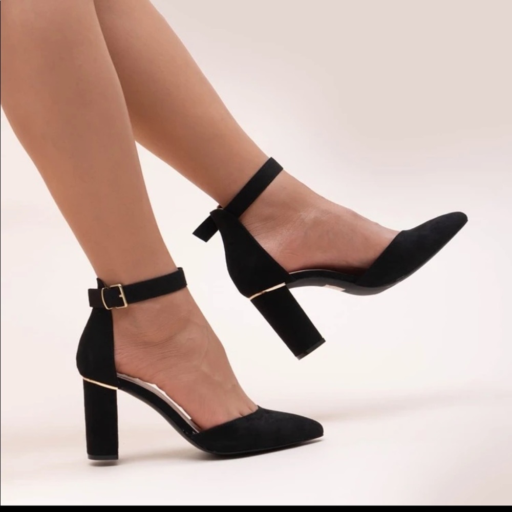 Chunky Heeled Ankle Strap Pumps